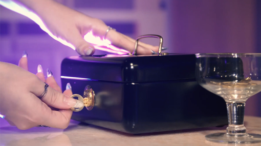 BDM Hands Off - The Perfect Chest (Gimmick and Online Instructions) by Bazar de Magia - immagine 4