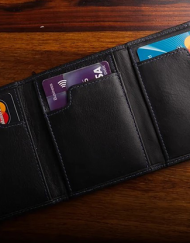 The Peek Wallet (Jaks Style) (Gimmick and Online Instructions) by Secret Tannery