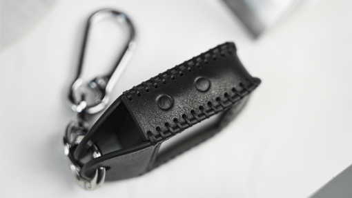Palm Peeker Keychain Case by PITATA MAGIC - immagine 2