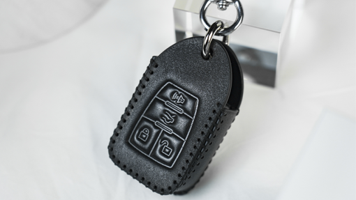 Palm Peeker Keychain Case by PITATA MAGIC - immagine 4