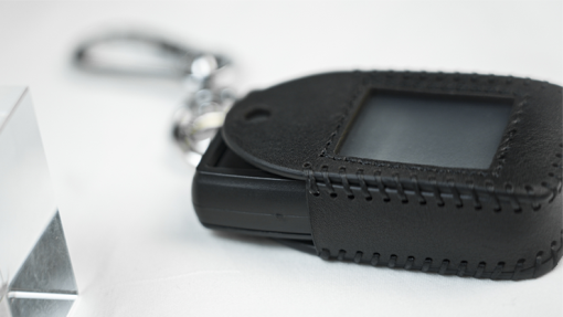 Palm Peeker Keychain Case by PITATA MAGIC - immagine 5